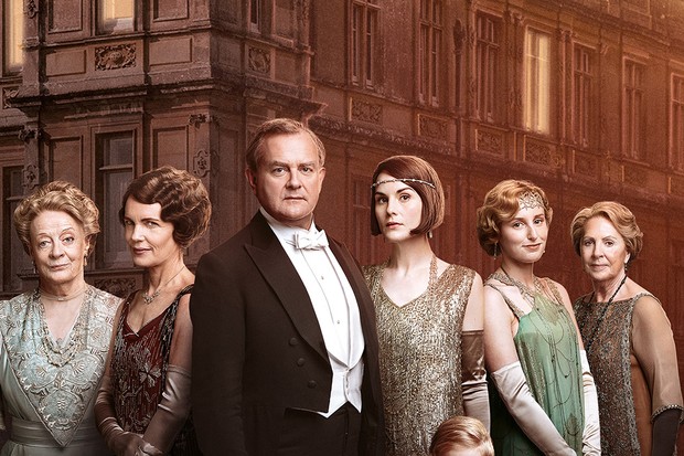 A picture of the Downton Abbey cast. 